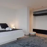 Karat Kai Torviscas