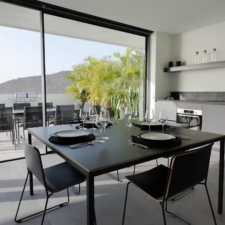 Karat Kai Torviscas *